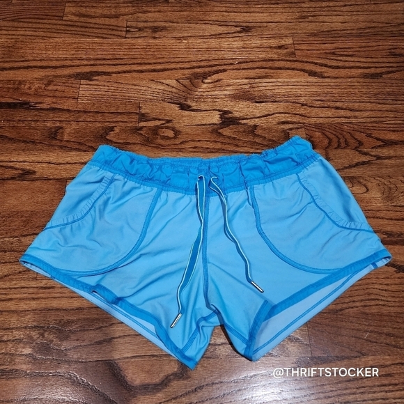 Lululemon Work It Out Short Beach Blanket Blue Size 6 - Picture 4 of 7